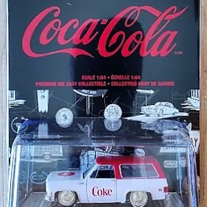 Diecast Republic M2 Machines Coca-Cola 1973 Chevrolet K5 Blazer