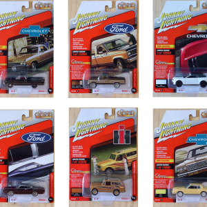 Diecast Republic Johnny Lightning 2022 Classic Gold Release 1 Version B Sealed Case